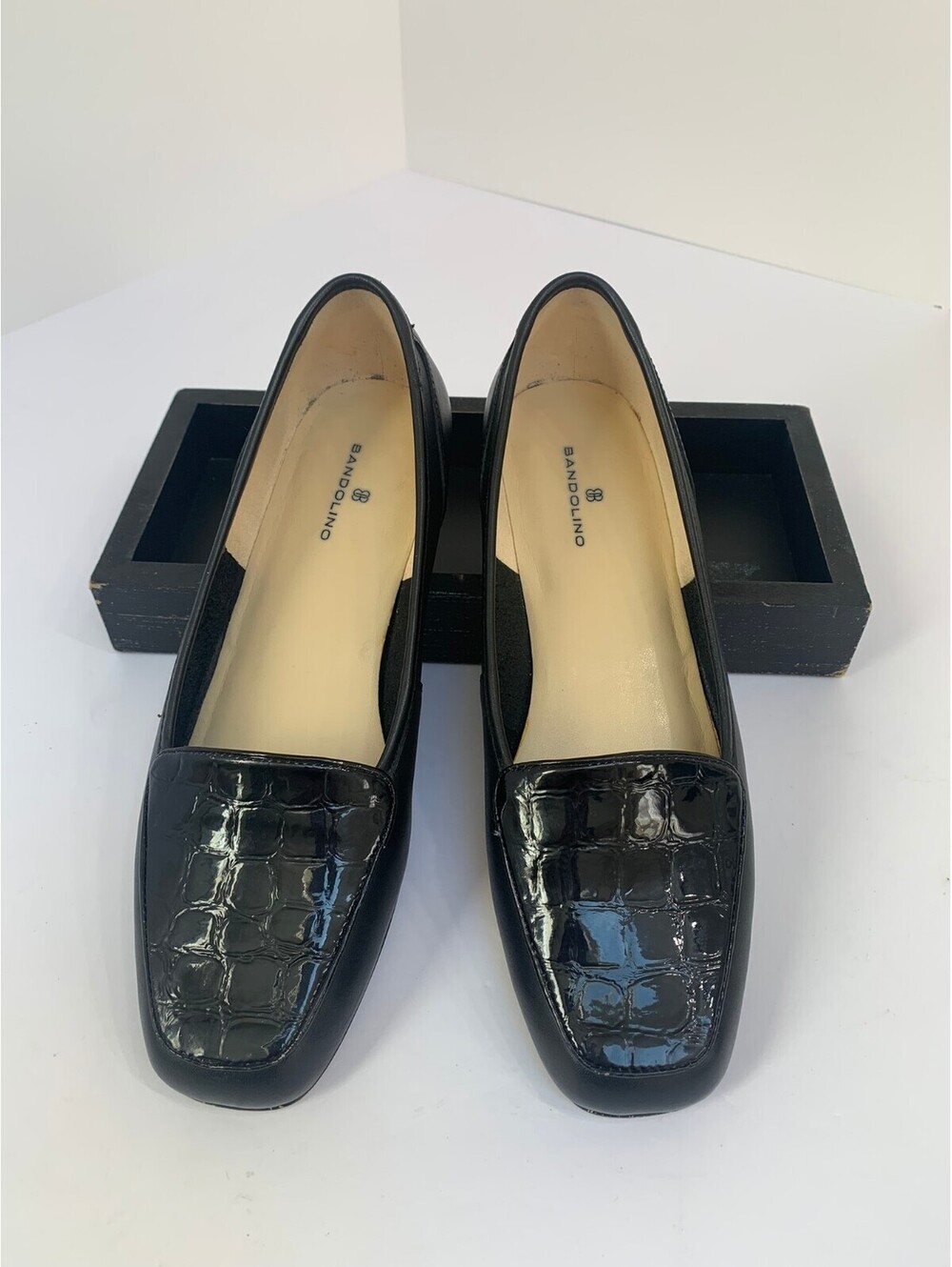 Bandolino Liberty Black Leather Croc Embossed Square Toe Loafers Flats Size 7